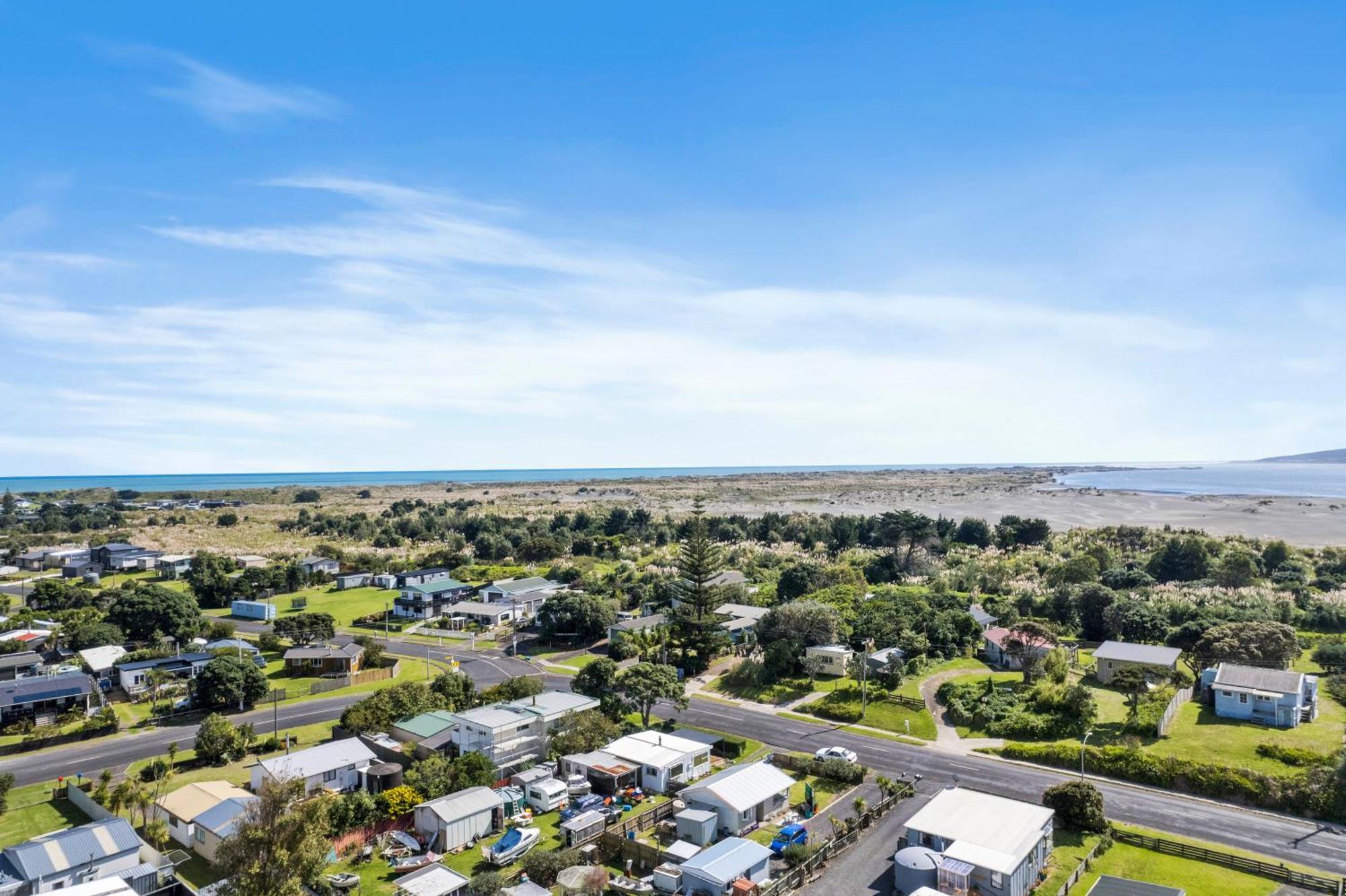 Port Waikato Holiday Park المظهر الخارجي الصورة
