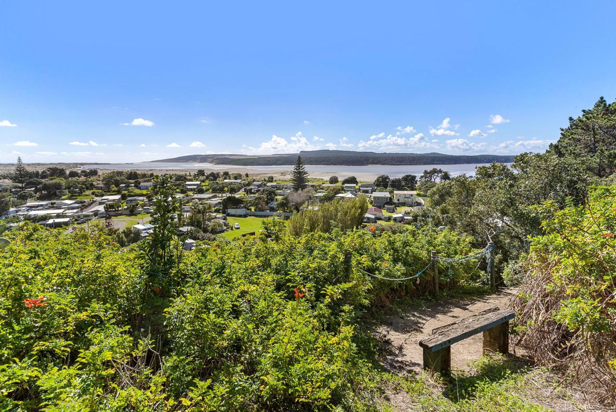 Port Waikato Holiday Park المظهر الخارجي الصورة