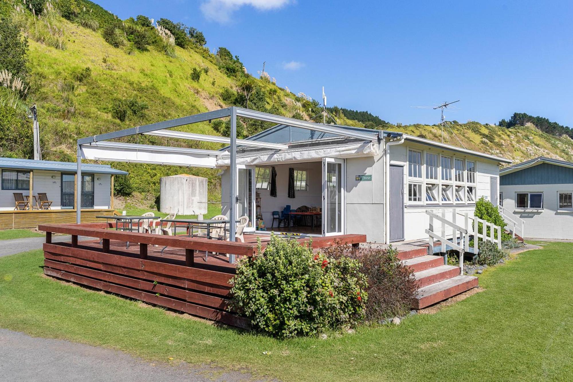 Port Waikato Holiday Park المظهر الخارجي الصورة