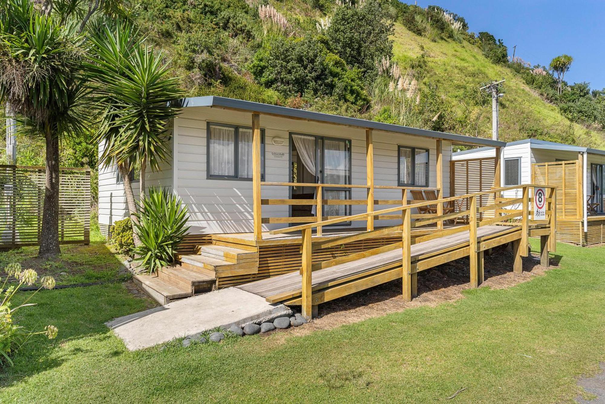 Port Waikato Holiday Park المظهر الخارجي الصورة