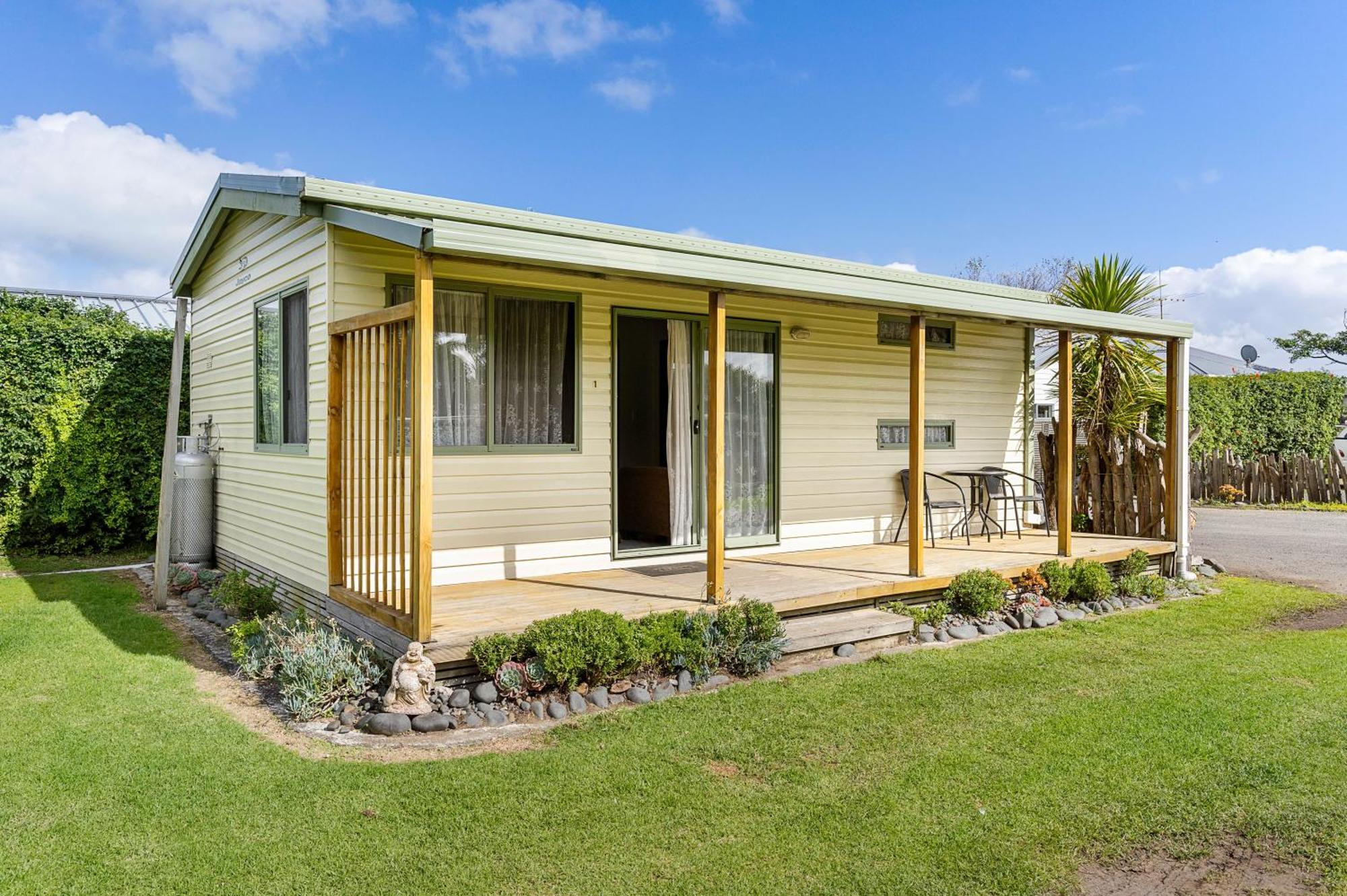 Port Waikato Holiday Park المظهر الخارجي الصورة