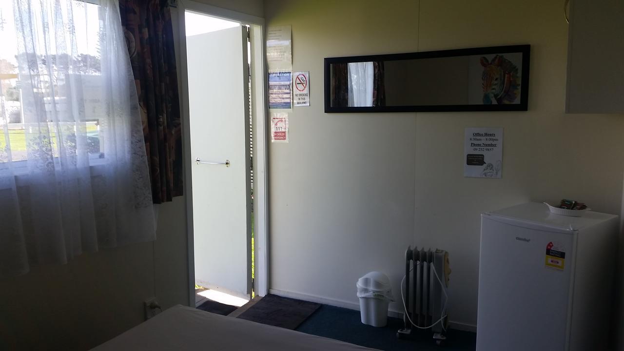 Port Waikato Holiday Park المظهر الخارجي الصورة